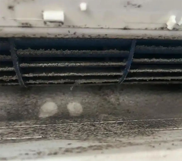 昌都空调吹的风有股烧焦味是怎么回事